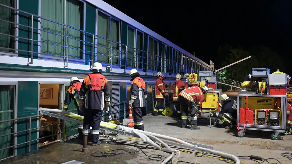 c150a839359b5f9e1a2505616b1a1924