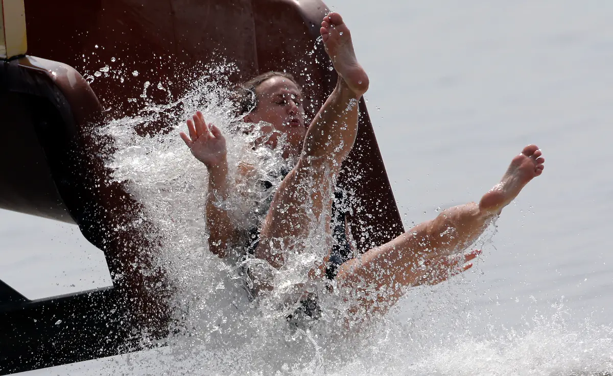 2013-07-26T120000Z-866426189-BM2E97Q13MU01-RTRMADP-3-GERMANY