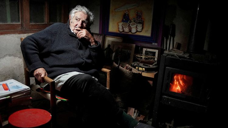 Staatschef mit Strickjacke: Mujica machte sich nichts aus Luxus und spendete den Großteil seines Gehalts.