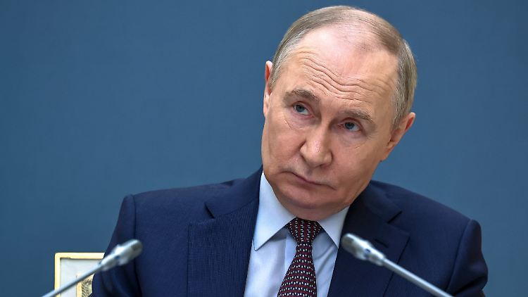 Schlug Verhandlungen in der Türkei vor, sagt aber nicht, ob er dort selbst erscheint: Russlands Präsident Wladimir Putin.