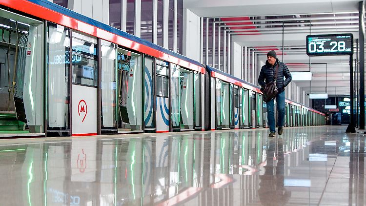 "In der Moskauer Metro bezahlt man mit seinem Gesicht, wird also einfach von der Gesichtserkennung gescannt, wenn man reinläuft", sagt Rochlitz.
