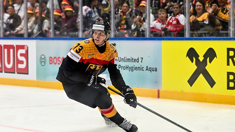 Lukas Reichel machte bei der WM bislang auf sich aufmerksam - nun ist sie für ihn beendet.
