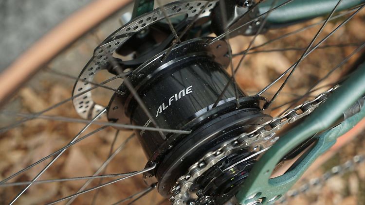 Acht Gänge: Geschaltet wird mit der Alfine-Nabe von Shimano. Weil das Getriebe anders als bei einer Kettenschaltung verkapselt ist, ist der Verschleiß geringer.