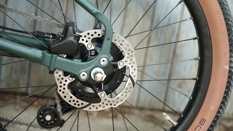 Wichtige Neuerung neben den Reifen: Die G-Line kommt mit hydraulischen Scheibenbremsen, das gab es an einem Brompton noch nie. Das sorgt für mehr Unabhängigkeit vom Wetter.