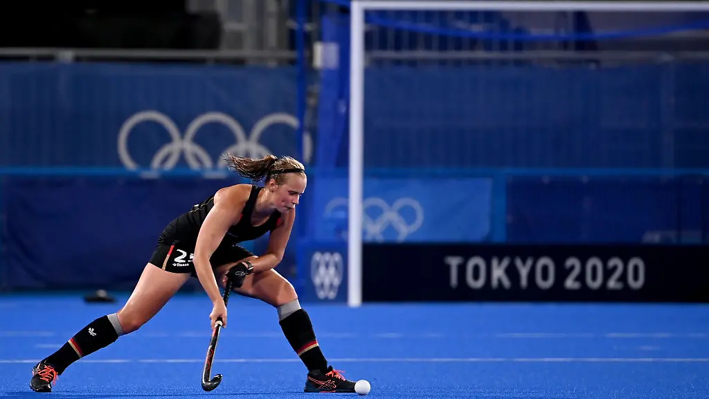 Deutschlands-Viktoria-Huse-in-Aktion-Huse-zog-mit-ihrem-Club-an-der-Alster-ins-DM-Finale-ein