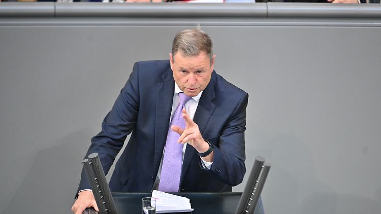 Görke bezeichnete den neuen Zuschnitt der Ausschüsse als "Unding".