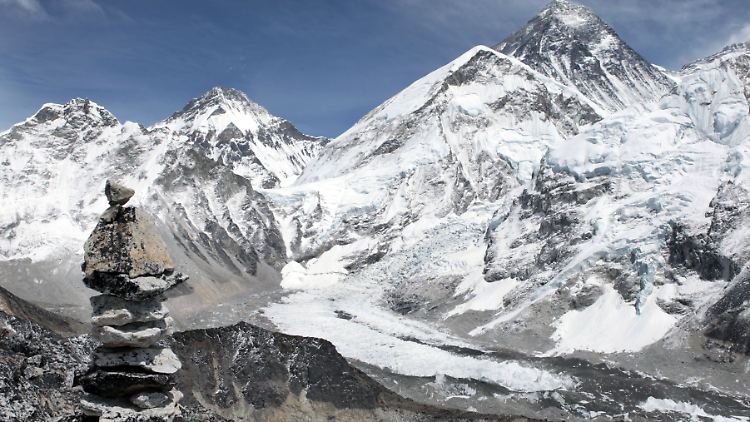 456 Genehmigungen zur Besteigung des Mount Everest haben die Behörden für diese Saison bislang vergeben.