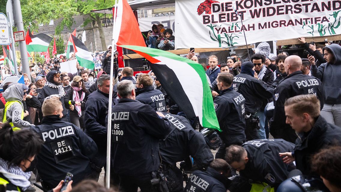 Mehr als 30 Demonstranten wurden festgenommen.