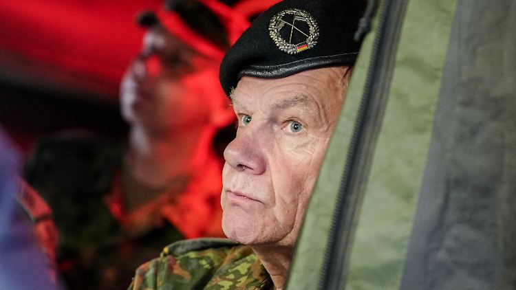 Wadephul ist auch Oberstleutnant der Reserve.