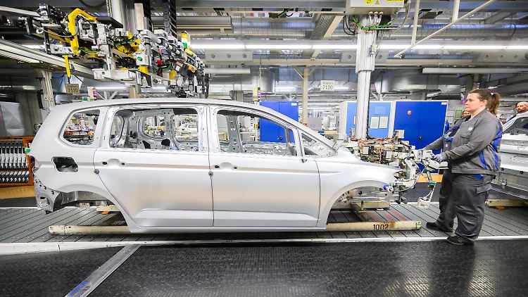Der Gewinn von Volkswagen schrumpfte im ersten Quartal um mehr als ein Drittel.