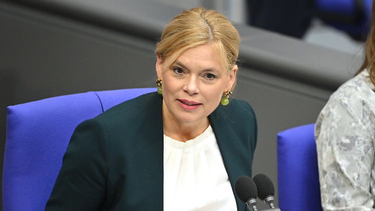 "Es wird höchste Zeit für Normalität auch im höchsten Staatsamt", sagt Klöckner. ​