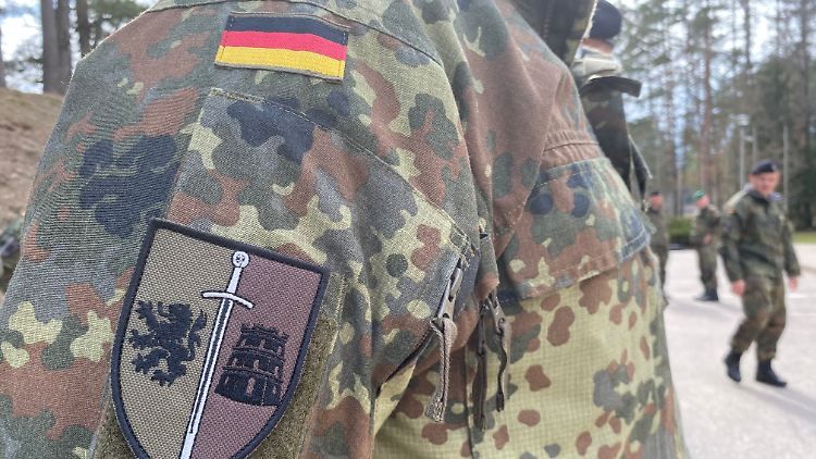 Ein Vertreter der Panzerbrigade 45 in Litauen.