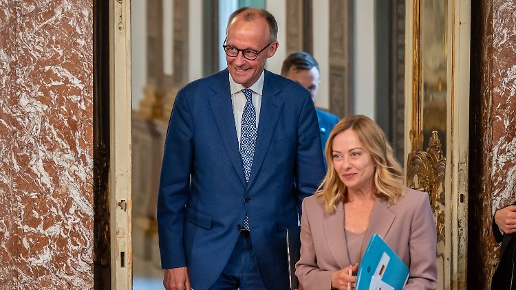 Nach einem Treffen mit Ministerpräsidentin Giorgia Meloni sagte Merz: "Wir waren uns einig, dass Italien hier eine Rolle spielen muss."