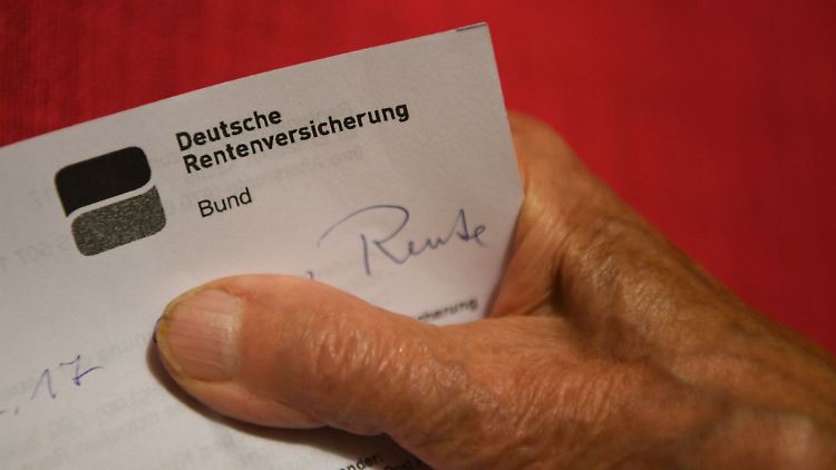 In Sachsen-Anhalt bekommen Rentnerinnen und Rentner in den meisten Fällen unter 1.400 Euro an Rentenzahlungen. (Symbolbild)