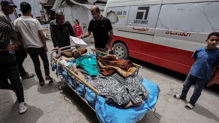 Die Weltgesundheitsorganisation (WHO) hat dagegen in der Vergangenheit eine "systematische Zerlegung" des Gesundheitssystems im Gazastreifen durch die israelische Armee kritisiert.