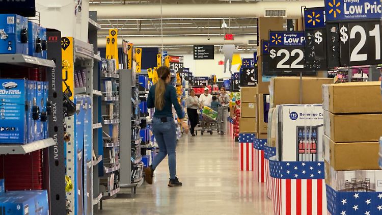 Walmart soll die Preise niedrig halten, fordert die Regierung der USA.