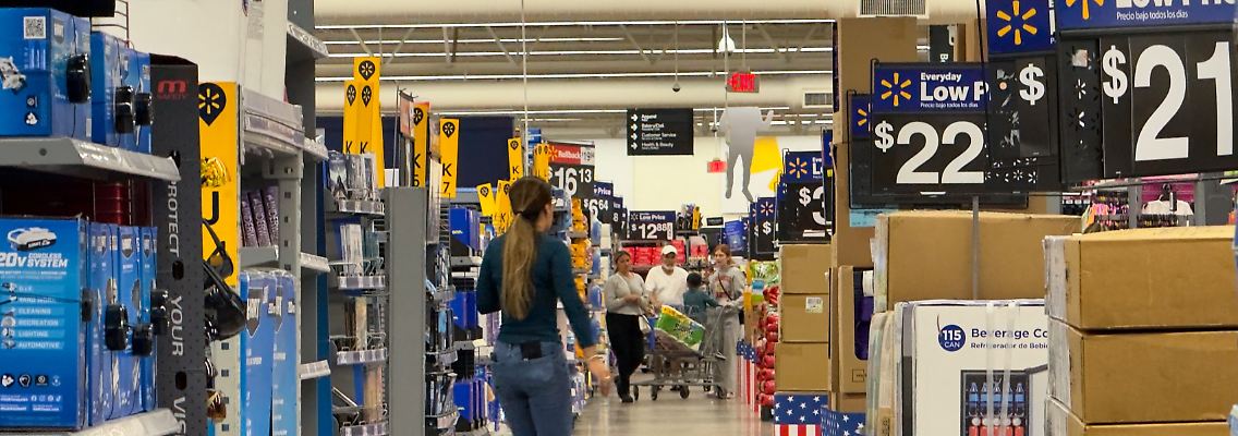 epi_227273496_REUTERSFOTO_2025-05-15T181905Z 811933605 RC2AIEA0GP53 RTRMADP 3 USA-TARIFFS-RETAIL.JPG_Walmart store in Oce.jpg