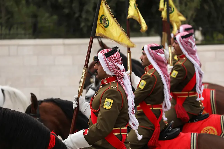 2023-06-01T162158Z-736799914-RC2GA1ARUJXH-RTRMADP-3-JORDAN-ROYALS-WEDDING