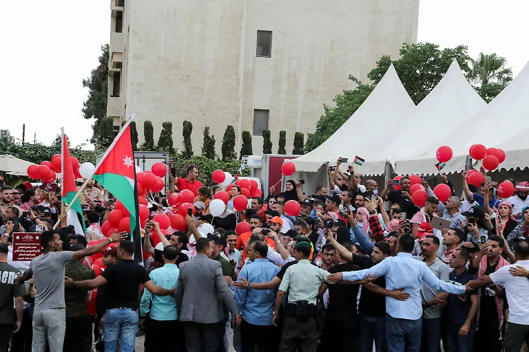 2023-06-01T164222Z-1856984125-RC24A1AXH6PI-RTRMADP-3-JORDAN-ROYALS-WEDDING