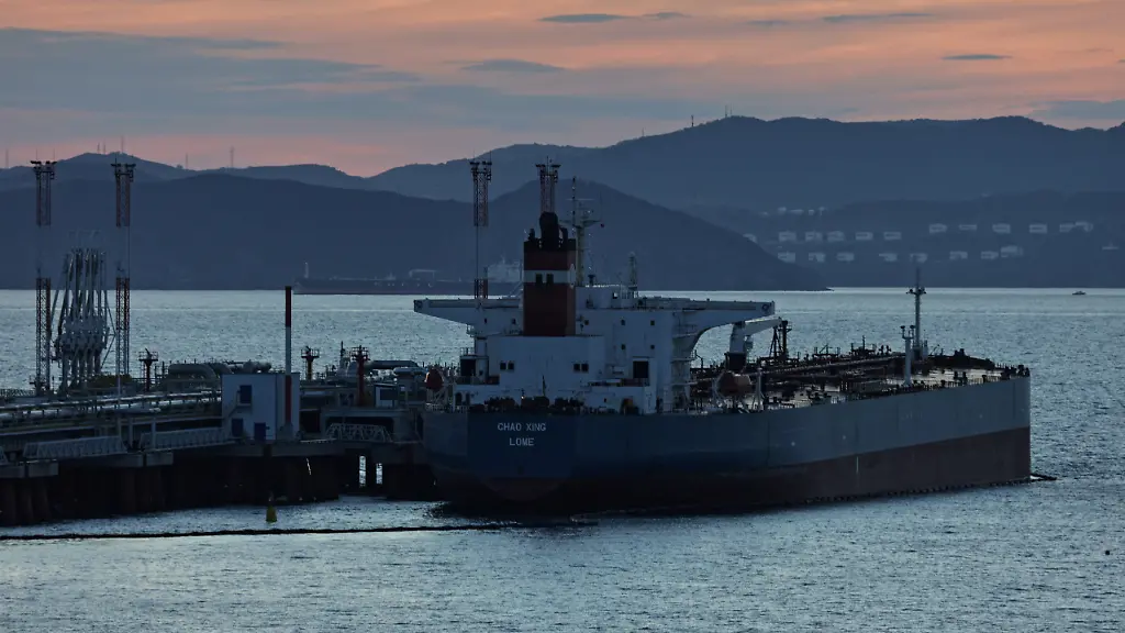 2022-08-13T154038Z-1310126634-RC2YUV9YTLPW-RTRMADP-3-GLOBAL-OIL