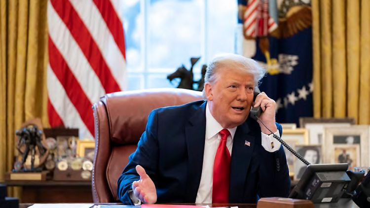 Nach russischen Angaben telefonierten Trump und Putin zwei Stunden miteinander.
