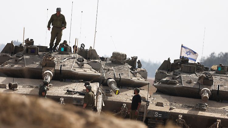 Israelische Panzer nahe der Grenze zum Gazastreifen.