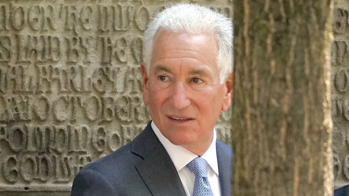 Immerhin: Charles Kushner sieht seine Fehler wohl ein.