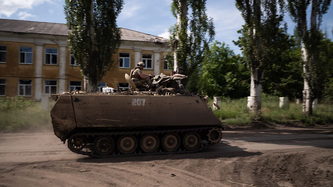Kiews Streitkräfte haben bereits M113 in ihren Reihen. Hier auf einer Aufnahme in Tschassiw Jar im Jahr 2023.
