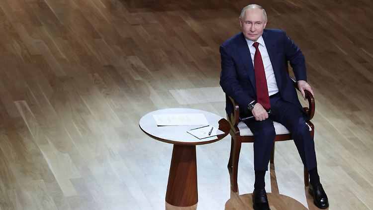 Putin, hier nach seinem Gespräch mit Trump, besteht darauf, "die Ursachen dieser Krise" zu beseitigen. Mit der Krise meint er den Krieg, was er mit den Ursachen meint, bleibt nebulöser.