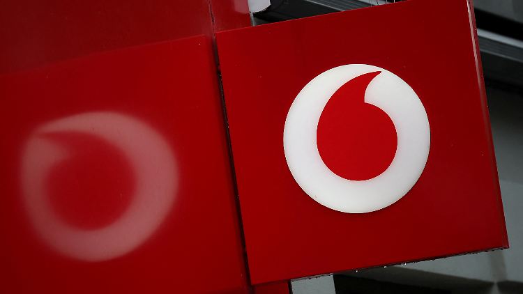 Für Deutschland meldet Vodafone sinkende Serviceumsätze.