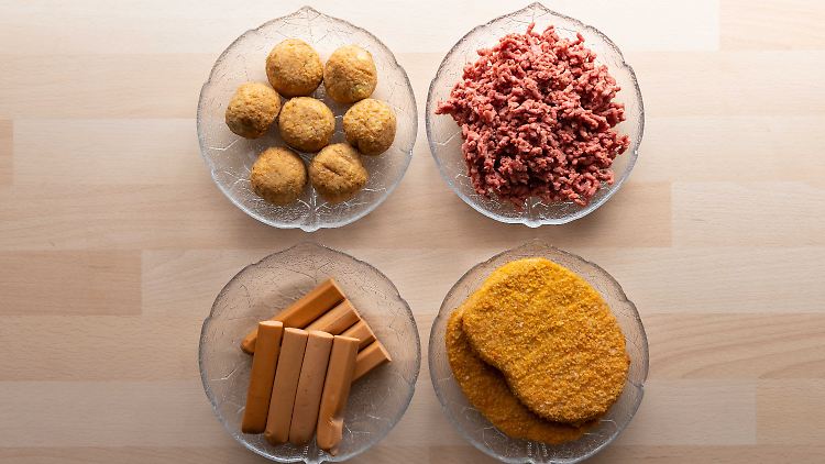 Fleischersatzprodukte sind Produkte, die in Farbe, Konsistenz und Geschmack Fleisch ähnlich sind.