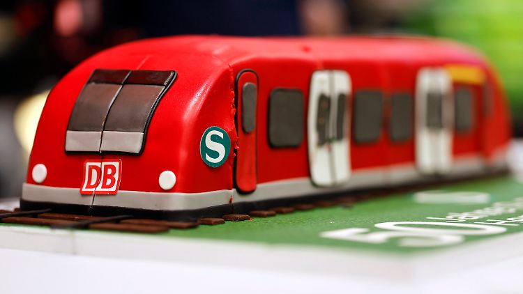 Die neuen Sonderzüge der Deutschen Bahn (kleiner Scherz).