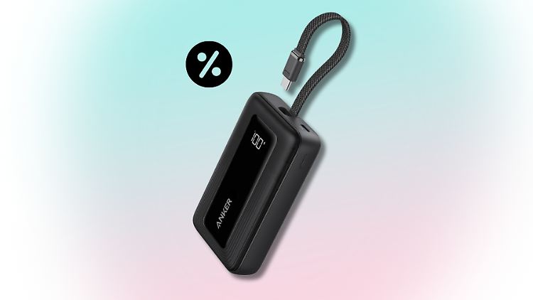 Die Powerbank von Anker liefert schnellen Strom zum Mitnehmen.