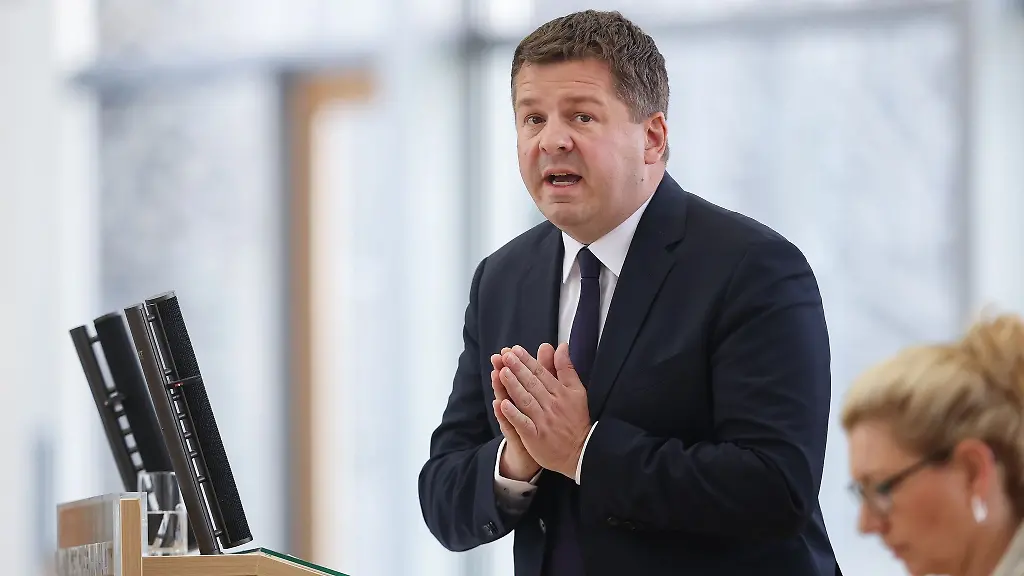 Sachsen-Anhalts-Wirtschaftsminister-Sven-Schulze-CDU-spricht-im-Landtag