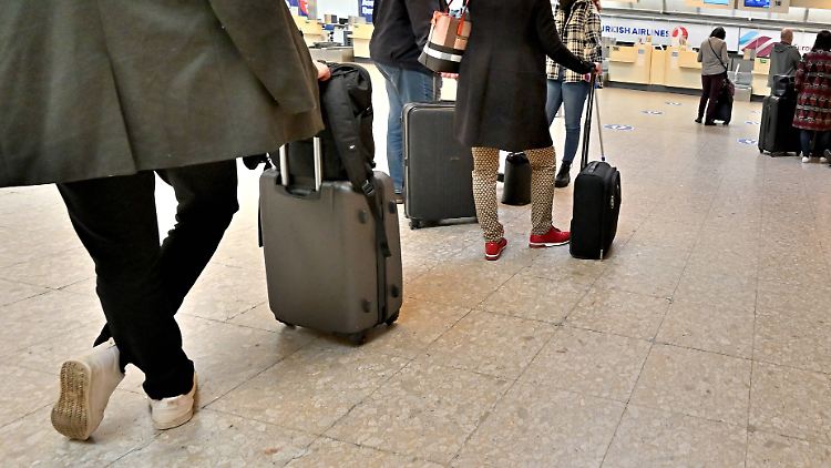 Schon ein kleines Handgepäckstück bedeutet bei manchen Airlines hohe Zusatzgebühren.