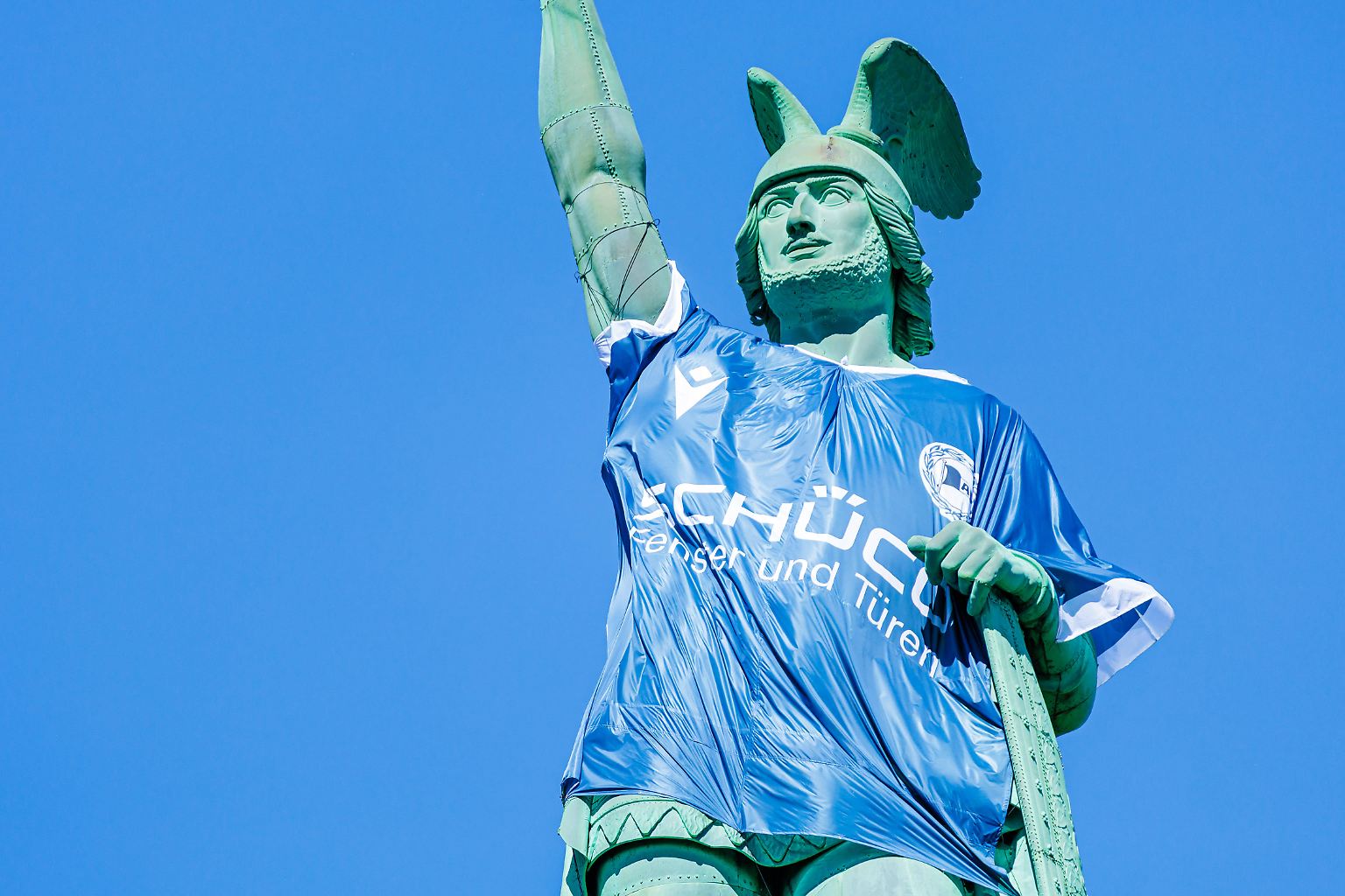 Als vierter Drittligist hat es Arminia Bielefeld ins Finale des DFB-Pokals geschafft.