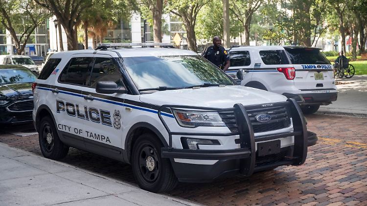 Die Polizei nahm die Frau in ihrer Schule in der Nähe der Stadt Tampa fest. (Achivbild)
