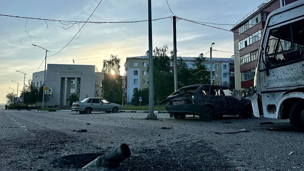2023-05-31T093227Z-297611678-RC2L91A34VGP-RTRMADP-3-UKRAINE-CRISIS-RUSSIA-SHELLING