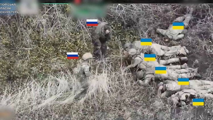 Das Büro des Generalstaatsanwalts der Ukraine hatte bereits im November Drohnenaufnahmen zu dem Vorfall geteilt - mit offensichtlicher Markierung der eigenen wie der feindlichen Truppen.