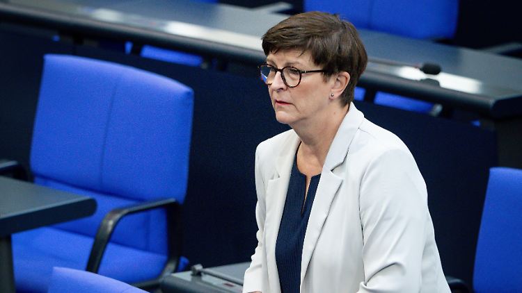 Kandidiert nicht erneut für den SPD-Vorsitz und leitet stattdessen den Bildungsausschuss im Bundestag: Saksia Esken.