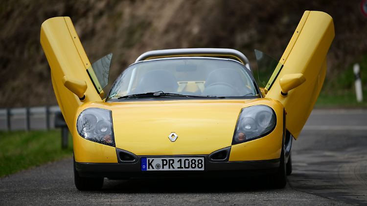 Nach oben öffnende Scherentüren waren in den 1980er und 1990er Jahren oft Bestandteil ikonischen Sportwagen-Stylings.