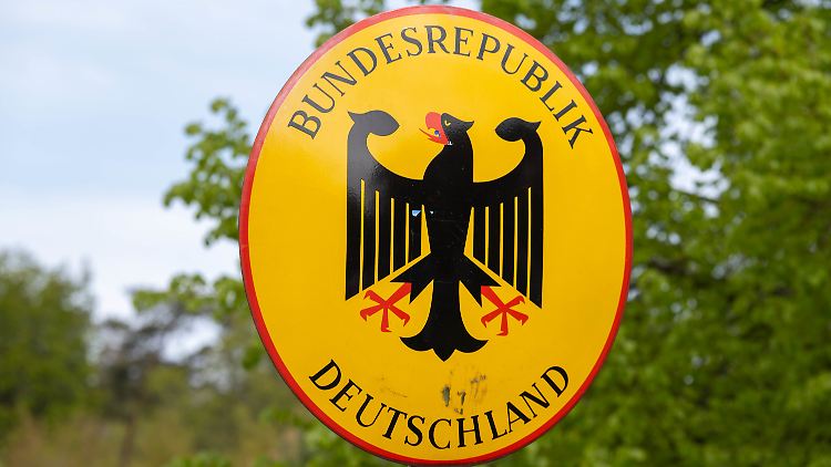 Zu Menschen mit Einwanderungsgeschichte zählen solche, die entweder selbst oder deren beide Elternteile seit 1950 eingewandert sind. 