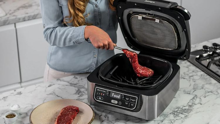 Grillen mit der Heißluftfritteuse – geht das?