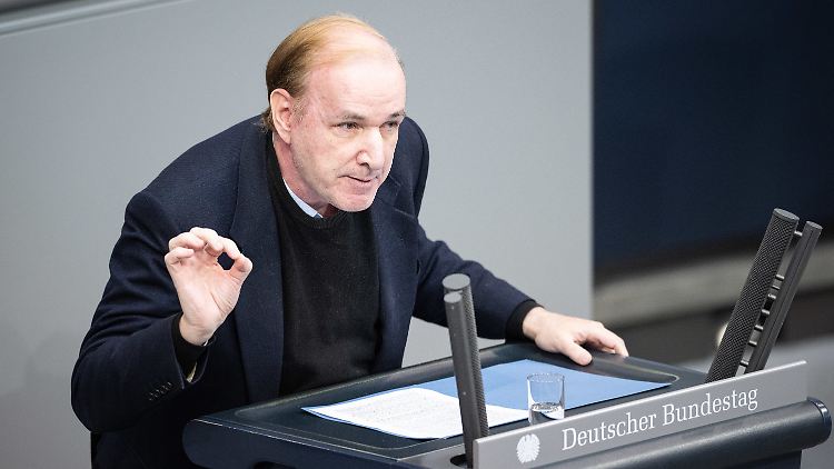 Gottfried Curio trug das Vorhaben der AfD vor, das Einbürgerungsrecht zu ändern.