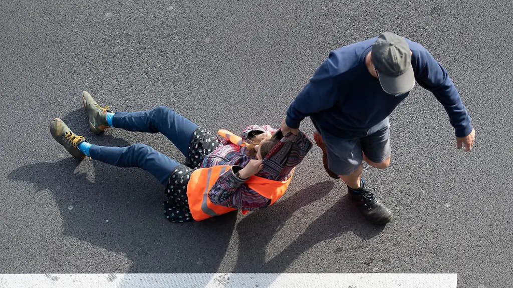 da567103f642caebdb77ee0670f97aa4