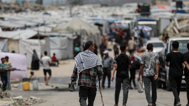 Zahlreiche Palästinenser sind bereits ins Al-Shati-Flüchtlingscamp geflohen. Viele weitere werden dazukommen. 