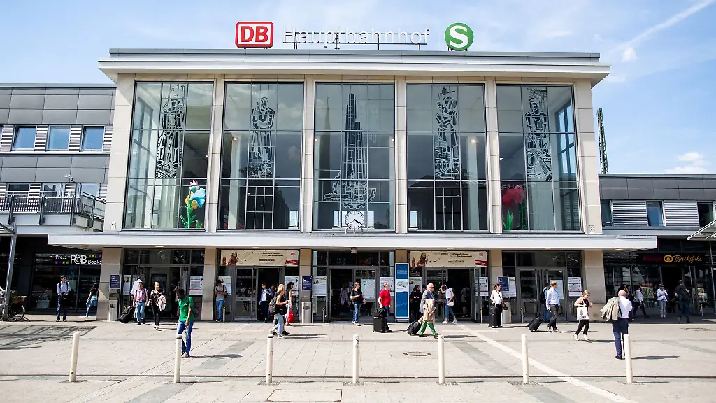 Der-Haupteingang-des-Dortmunder-Hauptbahnhofs
