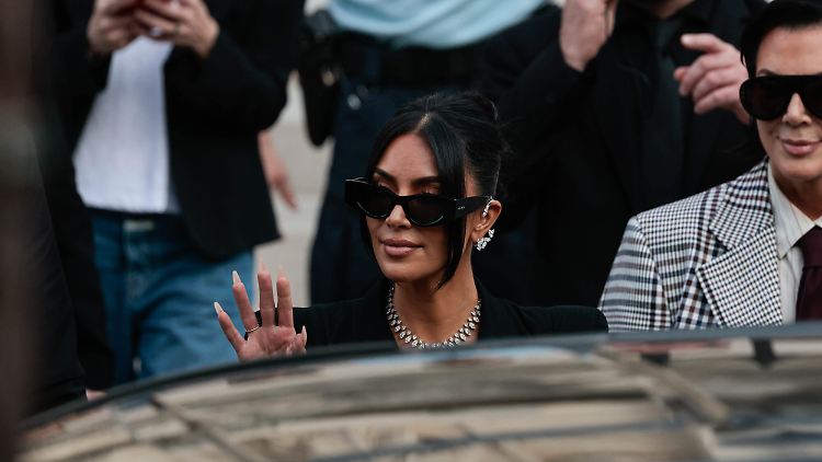 Kim Kardashian in Paris vor dem Gericht.