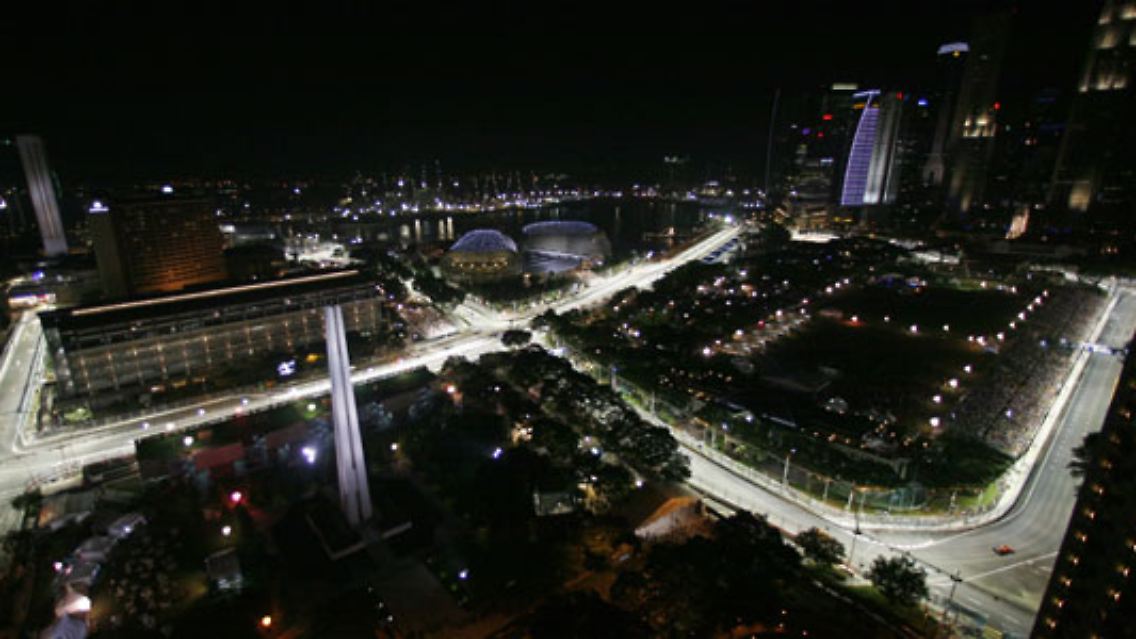 Beim ersten Nachtrennen der Formel-1-Geschichte in Singapur ...