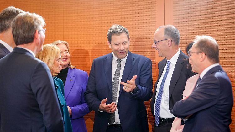 Am 6. Mai wurde entschieden, die Beaftragten und Koordinatoren abzuschaffen.